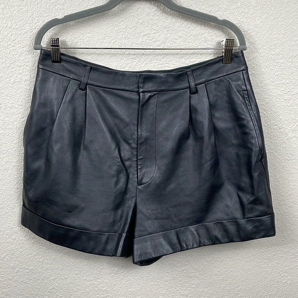 Alice + Olivia Conry Lamb Leather Cuffed Pleated Shorts High Rise Black - Picture 4 of 15